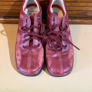 ROCKPORT RED SUEDE RUNNERS